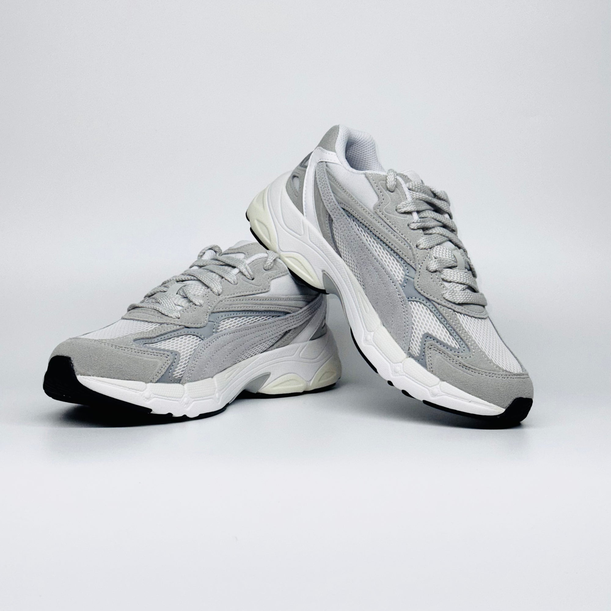 Чоловічі кросівки PUMA Teveris NITRO, стильні повсякденні кросівки із замшевими вставками.