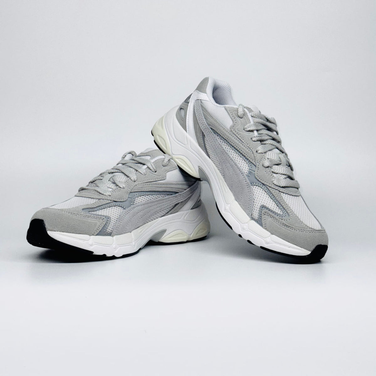 Чоловічі кросівки PUMA Teveris NITRO, стильні повсякденні кросівки із замшевими вставками.