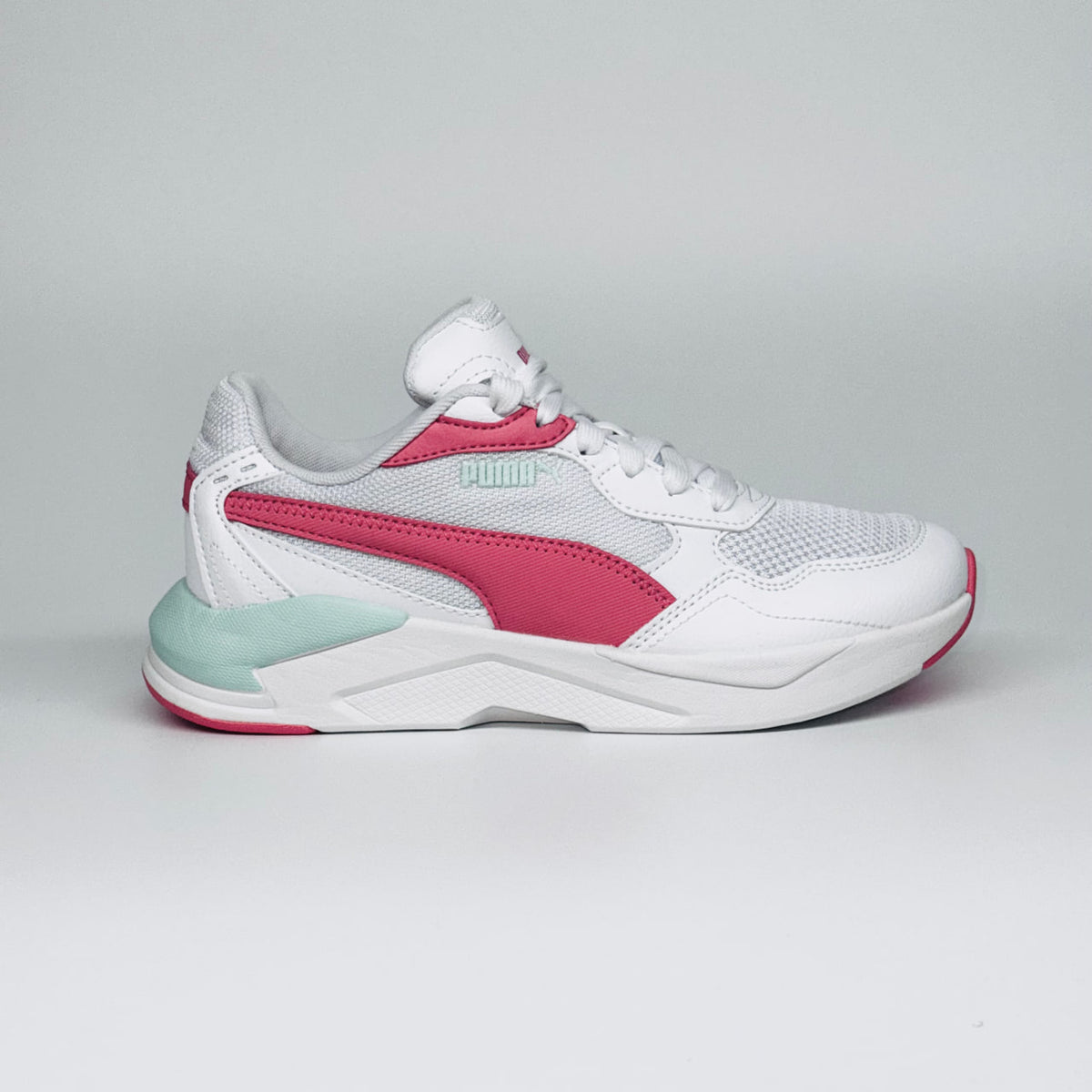 Жіночі кросівки Puma X-Ray Speed Lite Jr Loveable білі з рожевими та зеленими акцентом, вид збоку.