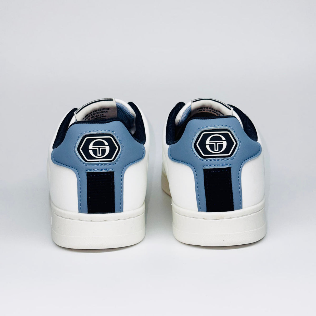 Чоловічі кеди Sergio Tacchini Gran Torino Refresh White Blue, вид ззаду на блакитний задник кросівок.