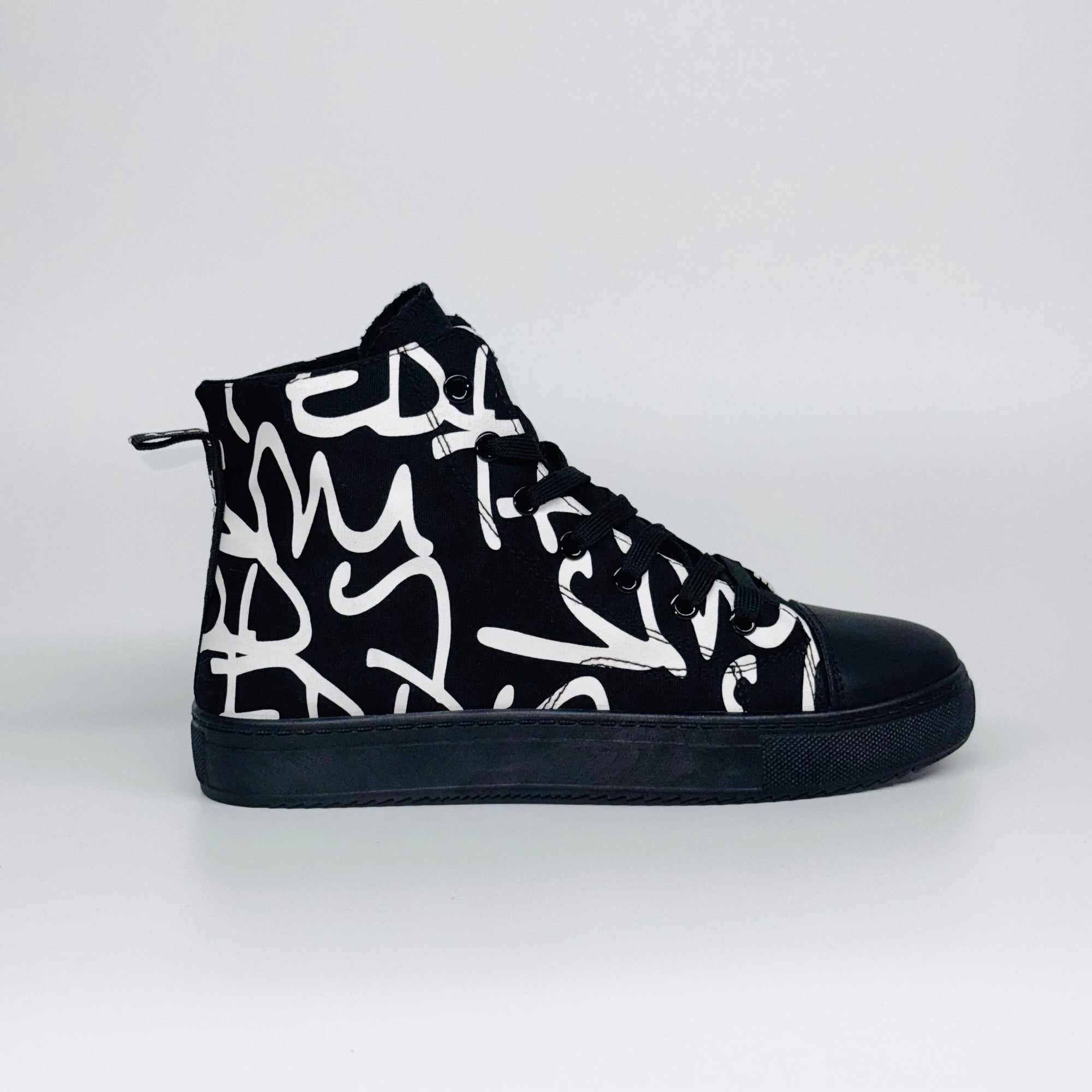 Чоловічі черевики Teddy Smith Men Ankle Boots Negro чорні, високі кеди з білим графічним принтом вид збоку.